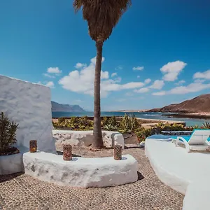 https://seaside-villa-la-graciosa-pedro-barba.in-canary-islands.com